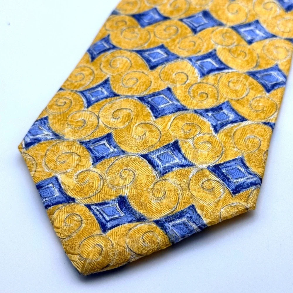 Geoffrey Beene Mens Silk Necktie Yellow Blue Geometric Swirl‎ Made in USA 3.875